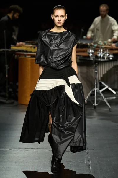 Look 5